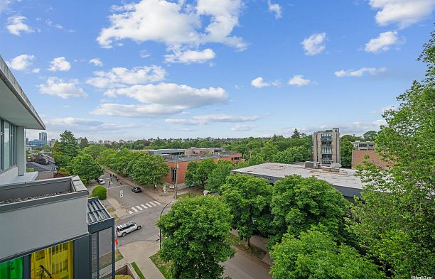 704 2565 Maple Street Kitsilano