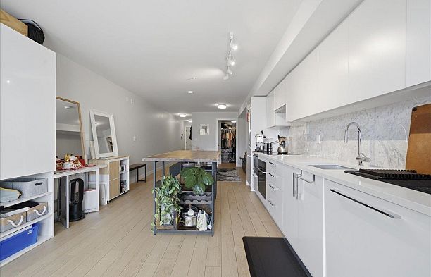 203 2508 Fraser Street Mount Pleasant VE