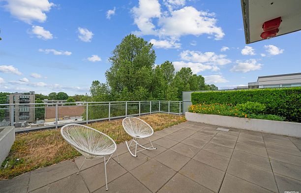 704 2565 Maple Street Kitsilano