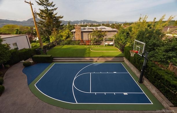 3936 Quesnel Drive Arbutus