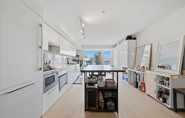 203 2508 Fraser Street Mount Pleasant VE
