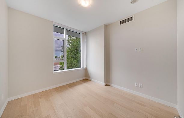 704 2565 Maple Street Kitsilano