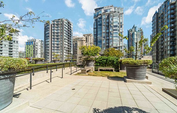 813 1088 Richards Street Yaletown
