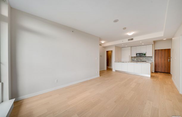 704 2565 Maple Street Kitsilano