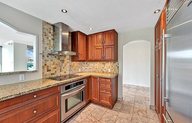 203 1675 Hornby Street Yaletown
