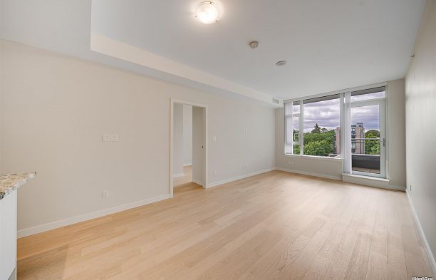 704 2565 Maple Street Kitsilano