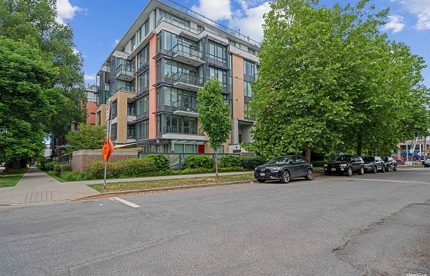 704 2565 Maple Street Kitsilano