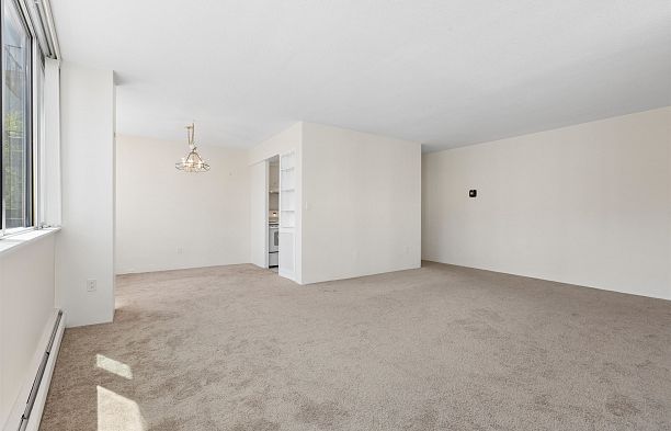 306 2055 Pendrell Street West End VW