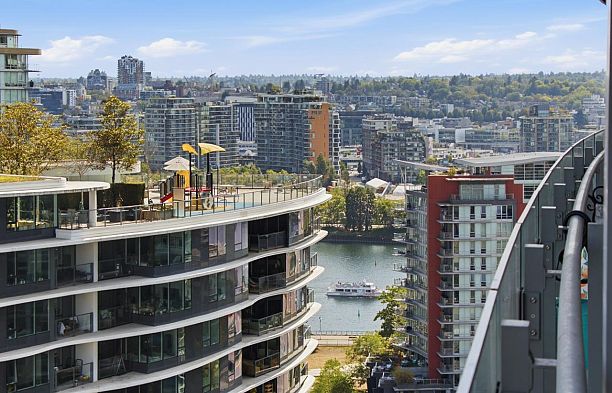 2007 89 Nelson Street Yaletown