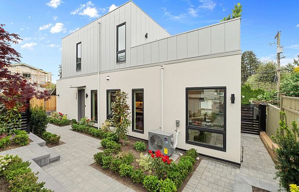 948 W 57th Avenue South Cambie