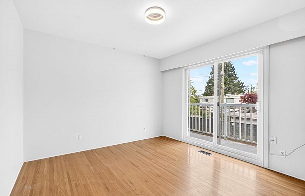 642 W 53rd Avenue South Cambie