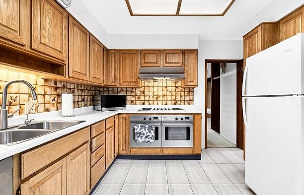 642 W 53rd Avenue South Cambie