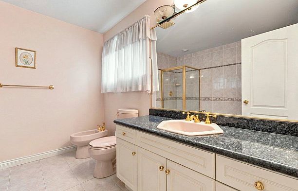 3262 W 12th Avenue Kitsilano