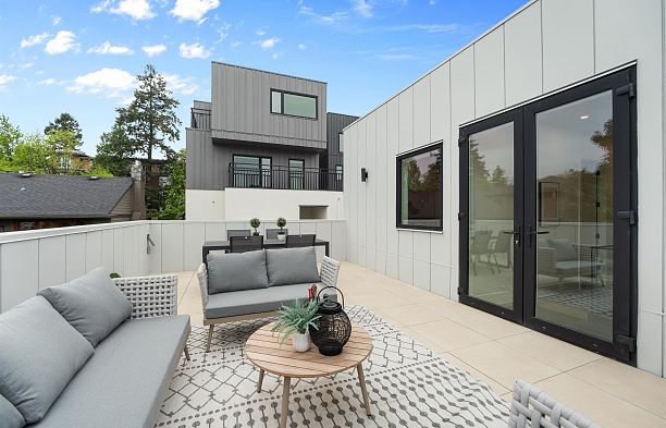 948 W 57th Avenue South Cambie