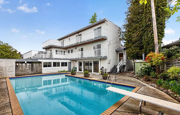 642 W 53rd Avenue South Cambie