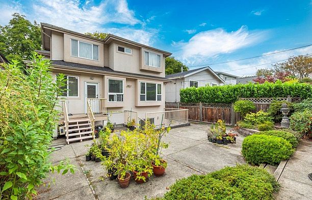 3262 W 12th Avenue Kitsilano
