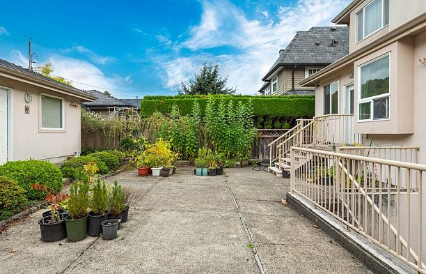 3262 W 12th Avenue Kitsilano
