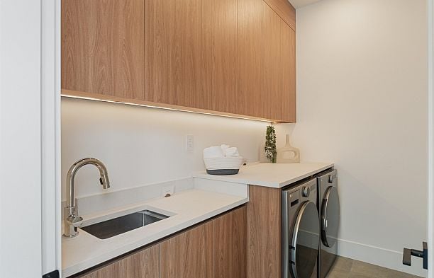 948 W 57th Avenue South Cambie