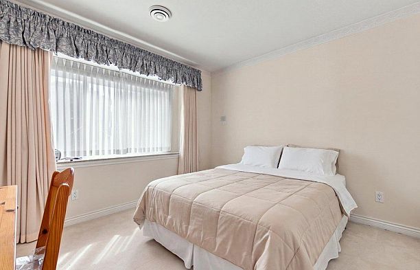 3262 W 12th Avenue Kitsilano
