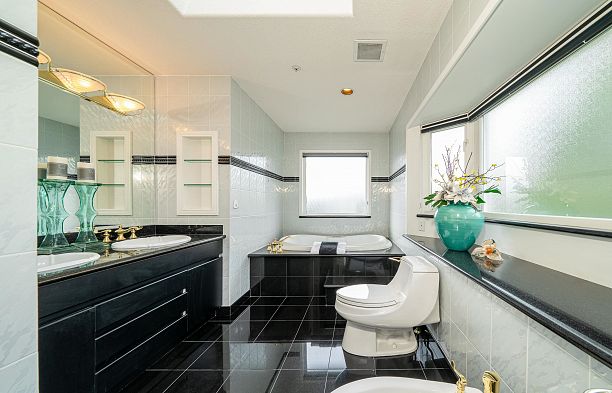 4255 W 15th Avenue Point Grey