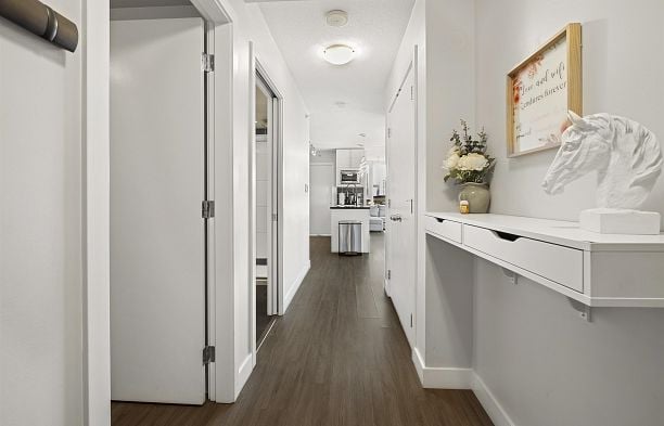 305 689 Abbott Street Downtown VW