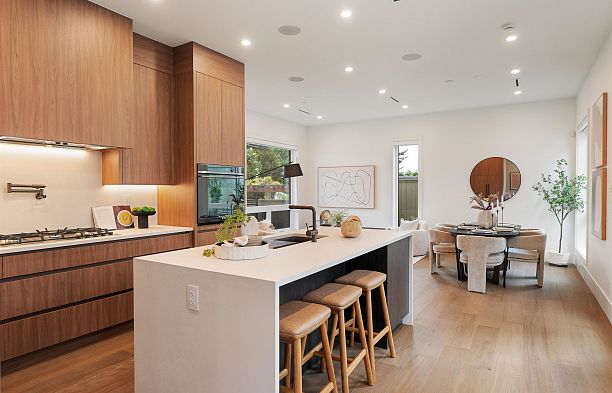 948 W 57th Avenue South Cambie