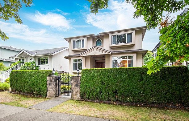 3262 W 12th Avenue Kitsilano