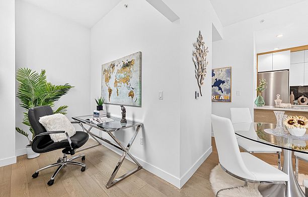 6739 Cambie Street South Cambie