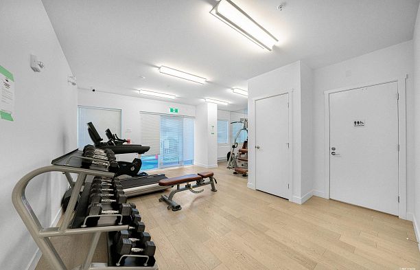 6739 Cambie Street South Cambie