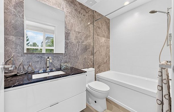 6739 Cambie Street South Cambie
