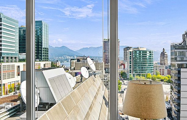 1703 233 Robson Street Downtown VW