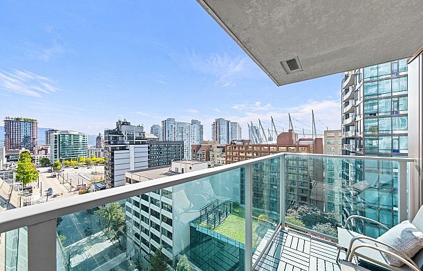 1703 233 Robson Street Downtown VW