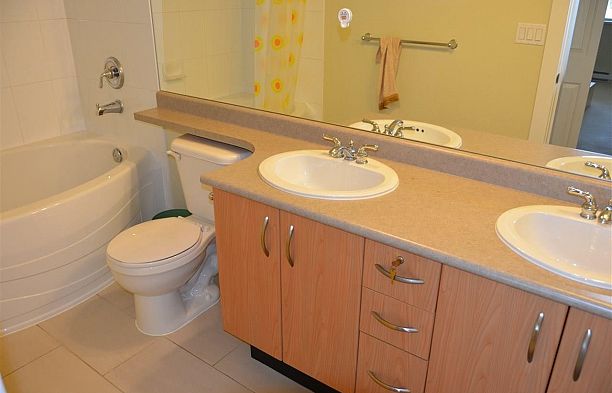 412 995 W 59th Avenue South Cambie