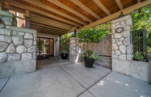 412 995 W 59th Avenue South Cambie
