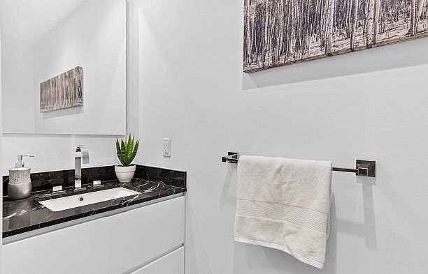 6739 Cambie Street South Cambie