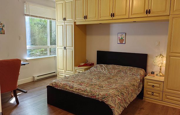 106 5770 Oak Street Oakridge VW
