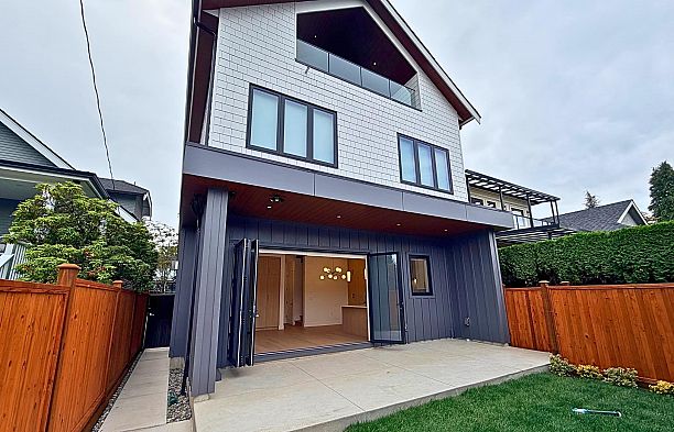 2 3873 W 22nd Avenue Dunbar
