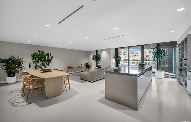 1033 Nelson Street West End VW
