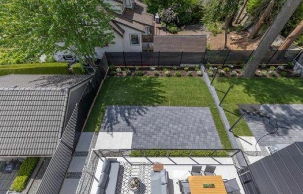 2 5061 Blenheim Street Dunbar