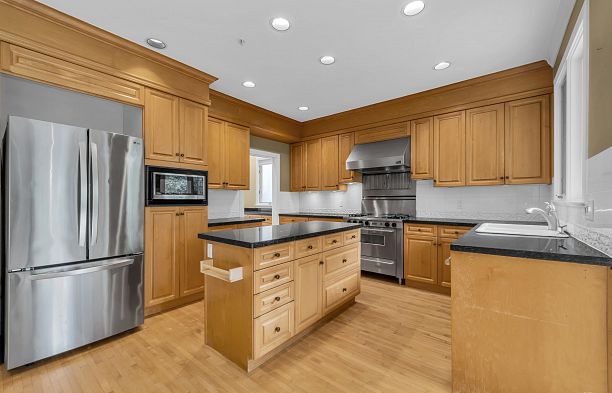 4648 W 2nd Avenue Point Grey
