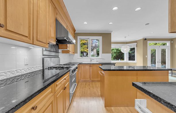 4648 W 2nd Avenue Point Grey