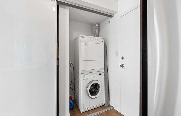 3202 193 Aquarius Mews Yaletown