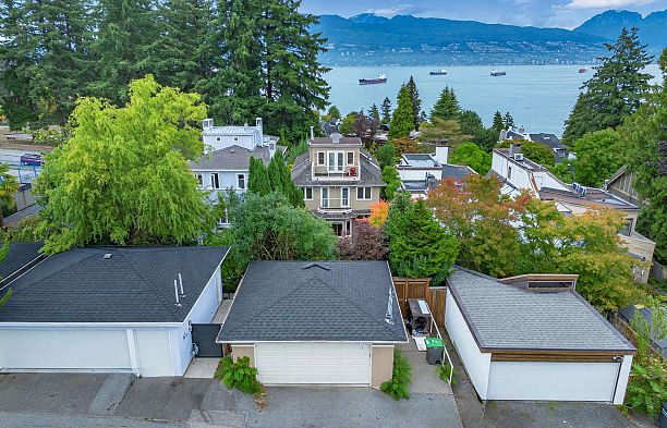 4648 W 2nd Avenue Point Grey