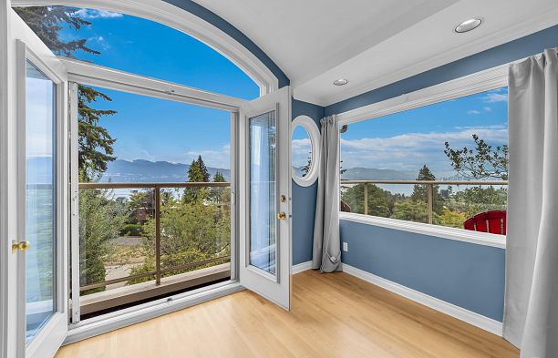 4648 W 2nd Avenue Point Grey