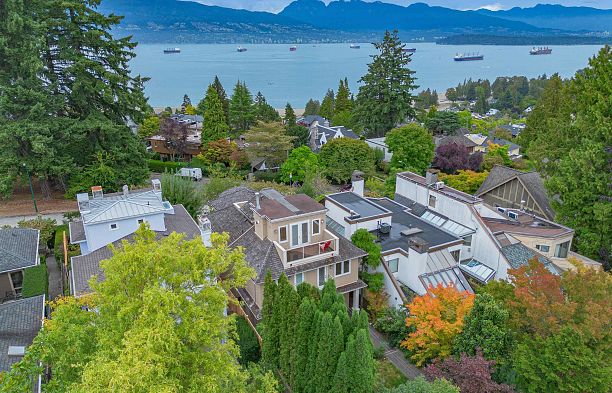 4648 W 2nd Avenue Point Grey