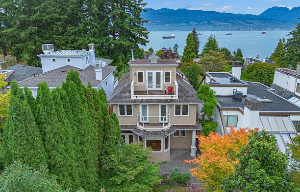 4648 W 2nd Avenue Point Grey