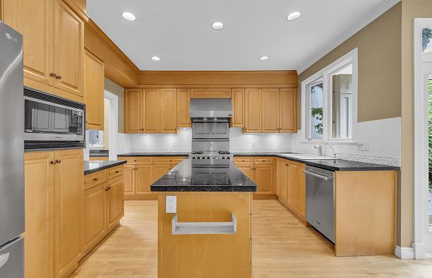 4648 W 2nd Avenue Point Grey