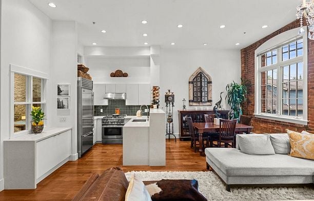 104 1811 W 16th Avenue Kitsilano