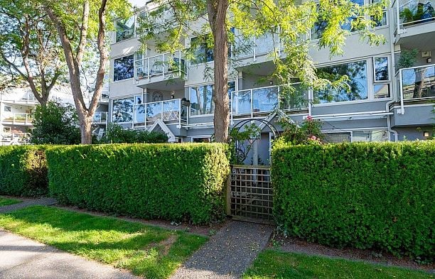 112 2020 W 8th Avenue Kitsilano