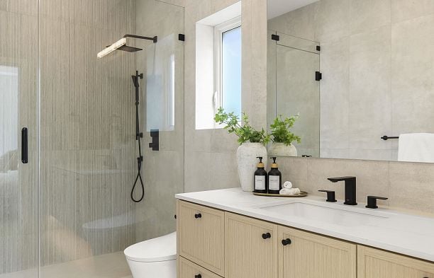 1 3255 W 13th Avenue Kitsilano